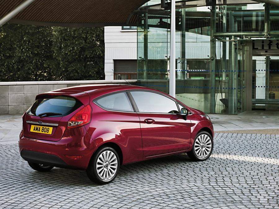  Ford Fiesta 2008 года  (фото 33 из 201)